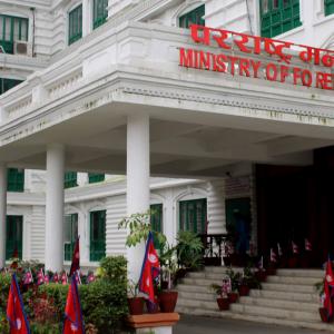 कुबेतमा ड्रोन हमलामा परी मृत्यु भएका सोमकुमार तामाङको शव नेपाल ल्याइँदै कुबेतमा ड्रोन हमलामा परी मृत्यु भएका सोमकुमार तामाङको शव नेपाल ल्याइँदै