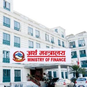 बिल लिनेमध्ये १ जनालाई प्रत्येक दिन १ लाख र १५ दिनको फरकमा १ जनालाई १० लाख पुरस्कार दिने सरकारको घोषणा बिल लिनेमध्ये १ जनालाई प्रत्येक दिन १ लाख र १५ दिनको फरकमा १ जनालाई १० लाख पुरस्कार दिने सरकारको घोषणा