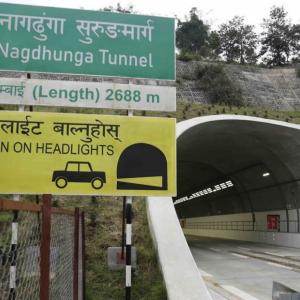 भोलिदेखि नागढुङ्गा सुरुङ मार्ग सञ्चालनमा आउने, सवारीअनुसार ६० देखि ६०० रुपैयाँ प्रवेश शुल्क भोलिदेखि नागढुङ्गा सुरुङ मार्ग सञ्चालनमा आउने, सवारीअनुसार ६० देखि ६०० रुपैयाँ प्रवेश शुल्क
